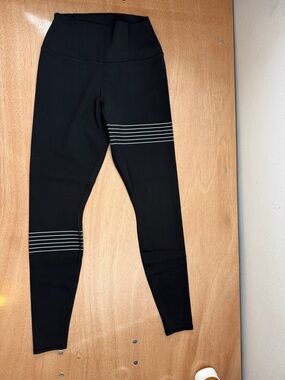 ALO Yoga Vapor Knit Lightweight Black Leggings with White Stripe Detail
